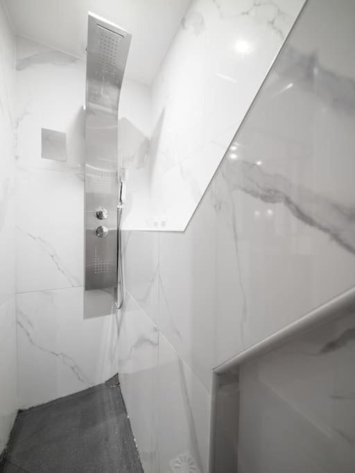 Appartement Tout Equipe Au Coeur Du Panier Vieux Port Марсилия Екстериор снимка
