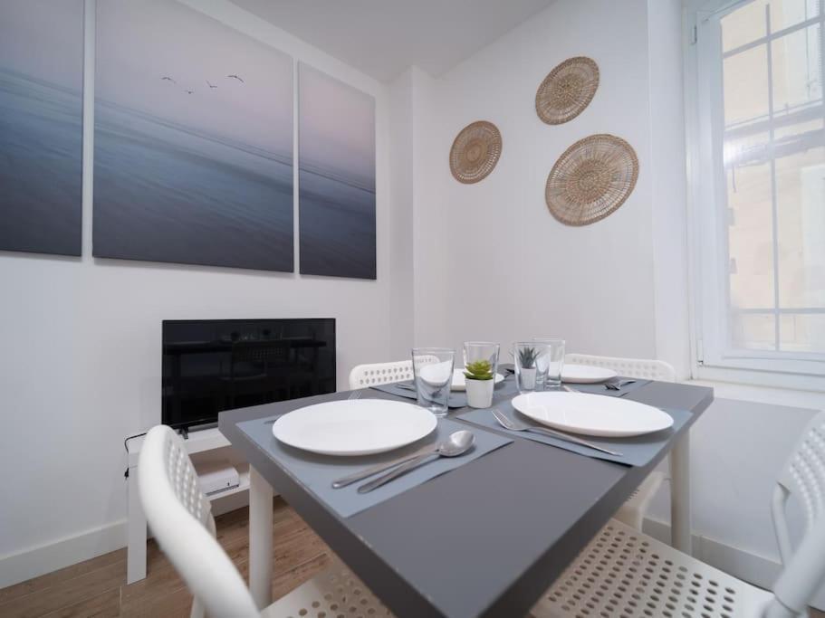 Appartement Tout Equipe Au Coeur Du Panier Vieux Port Марсилия Екстериор снимка