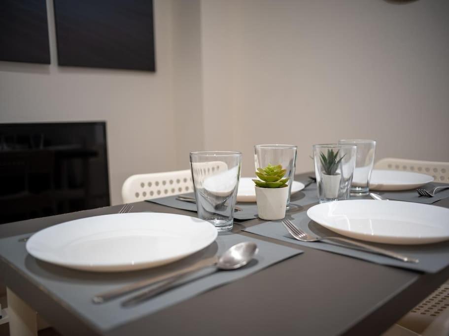 Appartement Tout Equipe Au Coeur Du Panier Vieux Port Марсилия Екстериор снимка